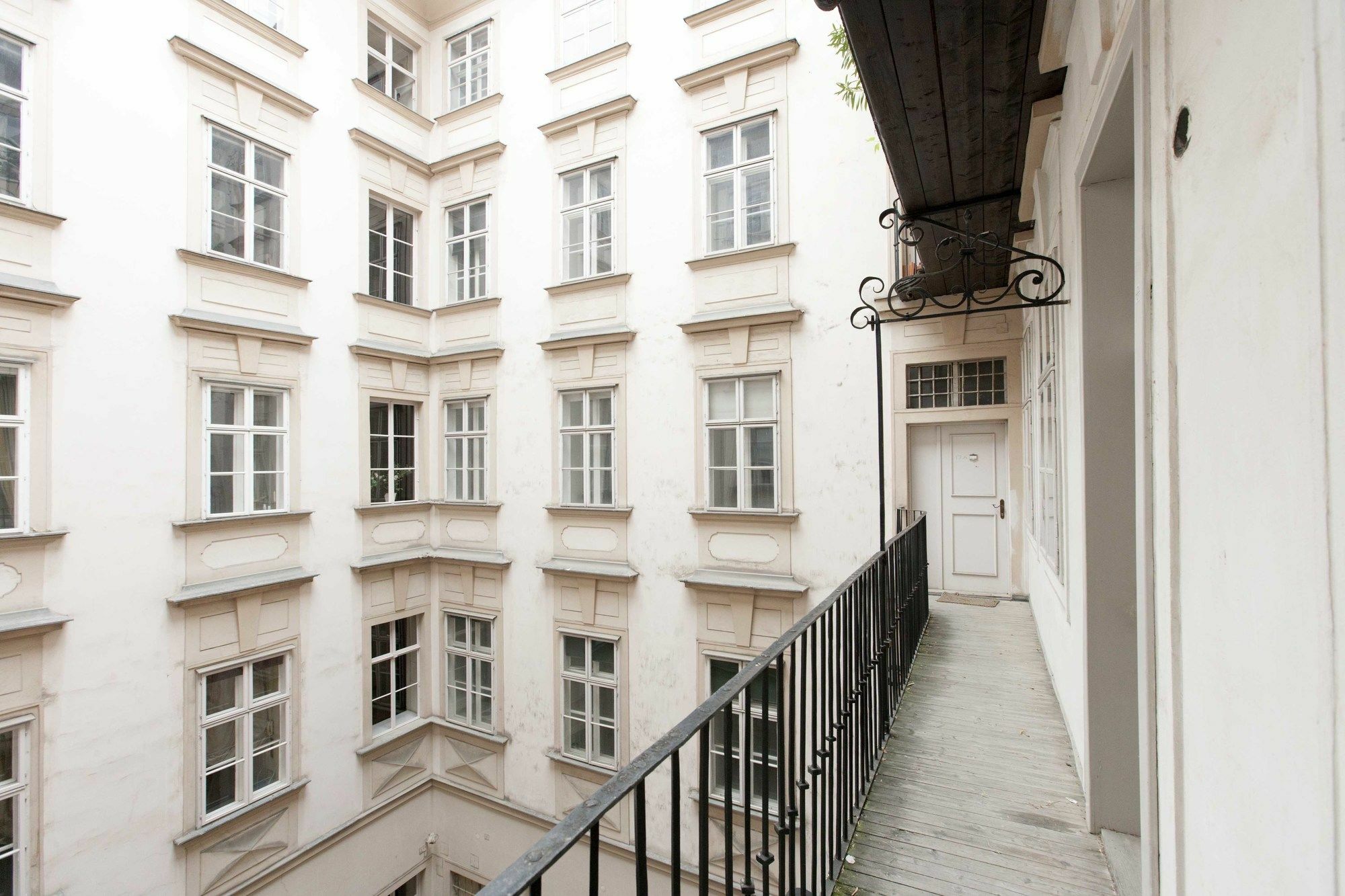 Heart Of Vienna Apartments Экстерьер фото